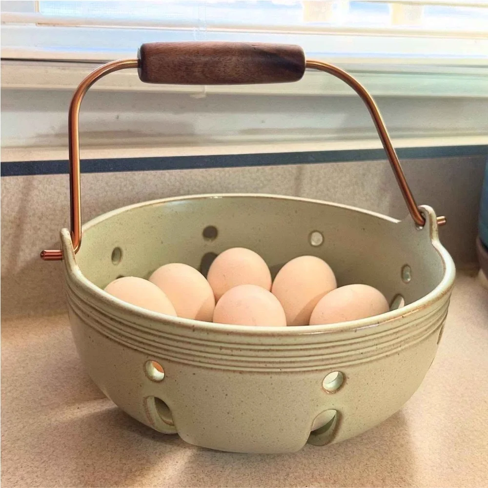 Hearth & Hand Magnolia Stoneware Berry Bowl with Carrying Handle Green